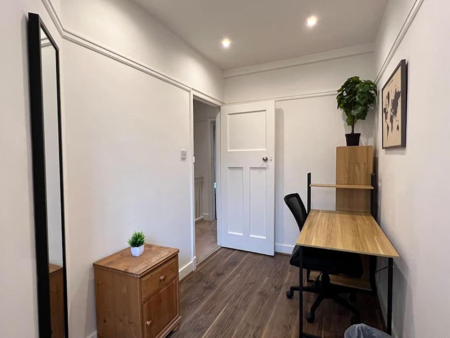 Сasa de vacaciones 3 Bed Luxury House, 10 Min Walk To Underground
